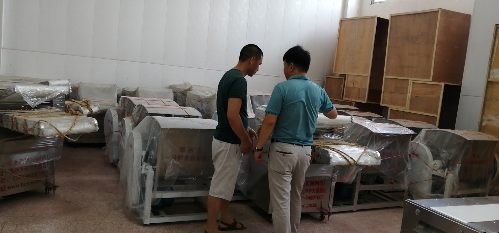 浙江客戶(hù)考察成型機