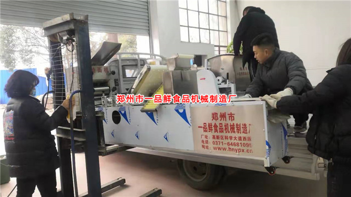 燴面機裝車(chē)